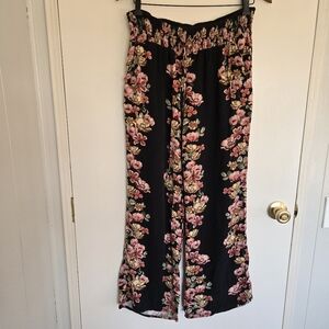 Maurices Floral Women's Pants M Faded Black